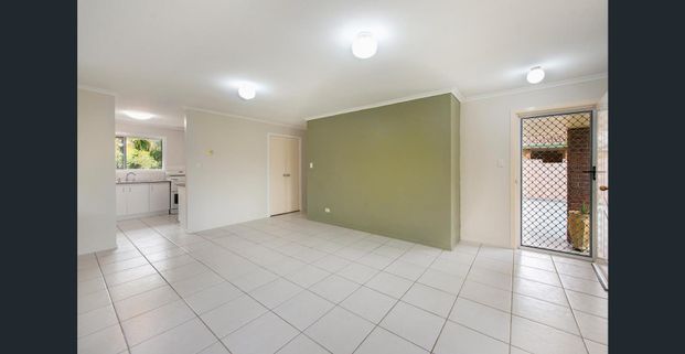 Great Location, Spacious Living Inside & Out ** Break Lease - Benefit From Initial 3 Months' Rent Under Market Price ** - Photo 1