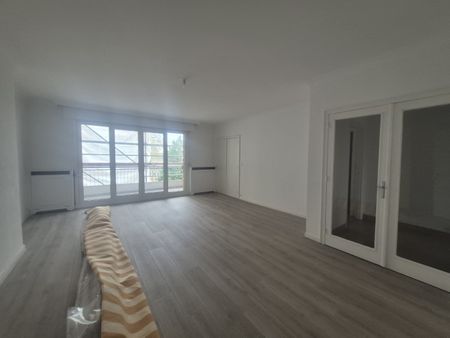 Location Appartement 3 pièces 97m² LILLE 59800 - Photo 2