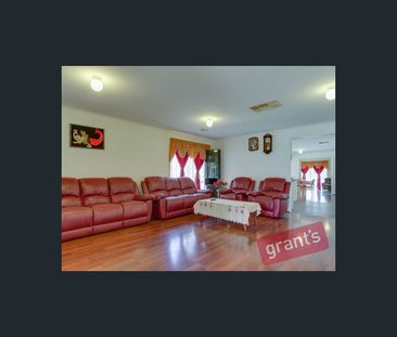 8 Palmer Drive, Narre Warren, Vic 3805 - Photo 1