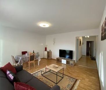 Furnished 2.5-Room Apartment with Private Balcony in Dübendorf 8600 - Photo 2