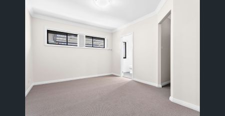 Beautiful 3–4 Bedroom Family Home in One of Merrylands' Most Popular Streets and Family Friendly Neighbourhoods - Photo 2