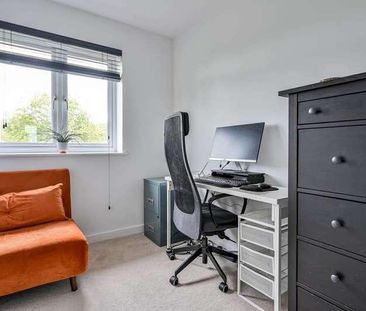 Victoria Mews, Gu, Chilworth, GU4 - Photo 3