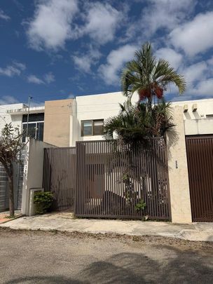 Casa amueblada en renta en Montebello - Photo 1