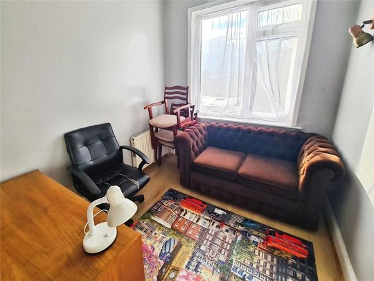 4 bedroom semi-detached house to rent - Photo 1