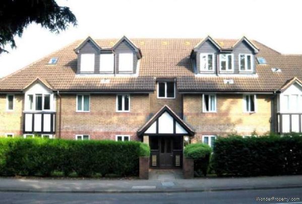 2 bedroom property to rent in Radlett - Photo 1