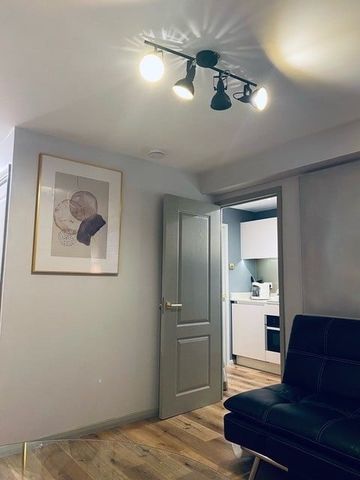 1 Bed Flat, Telegraph Place, E14 - Photo 3