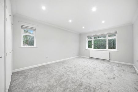 4 bedroom detached house to rent - Photo 2