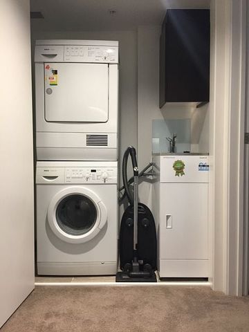 LUXURY APARTMENT LIVING. PRIME LOCATION. ZERO RENT - Photo 5