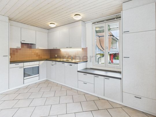 Grosszügige 4.5-Zimmer-Wohnung im Herzen von Langnau im Emmental - Photo 1