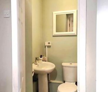 3 Windsor Avenue, Lisburn, BT28 1EE - Photo 6