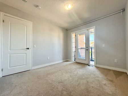 For Lease - 205 Laker Court, Newmarket, Ontario - Photo 5