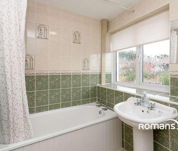 Blackheath Road, Farnham, Surrey, GU9 - Photo 5