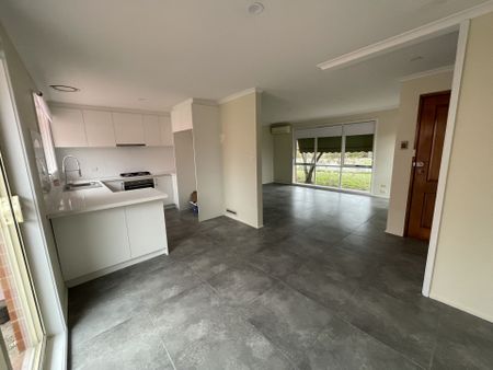 Seabrook's Finest! Newly renovated family home. - Photo 3