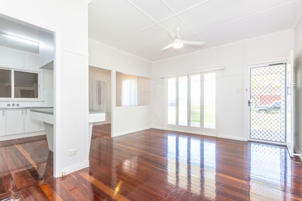 5 Garsden Street, Redcliffe QLD 4020 - House For Rent | Domain - Photo 1