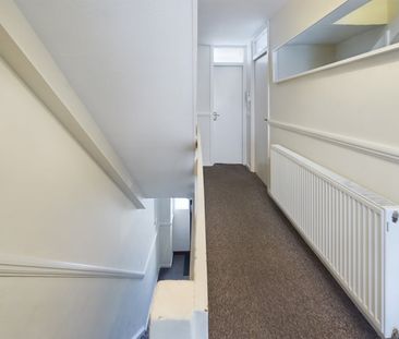 Room in a Shared House, London, SW8 - Photo 5