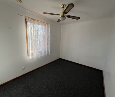 38 Davies Crescent, Port Augusta West - Photo 4