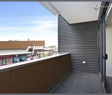 PRIME SPRINGVALE CENTRAL LIVING – SHOPPING & TRANSPORT AT YOUR DOOR - Photo 4