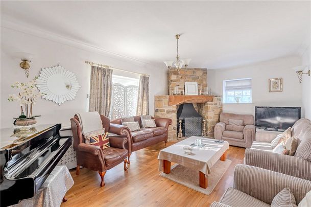 Charming five bedroom characteristic property in the beautiful and historic North Yorkshire village of Cawood with stunning countryside and river views - Photo 1