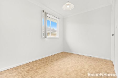 Freshly Painted Family Home - Photo 2