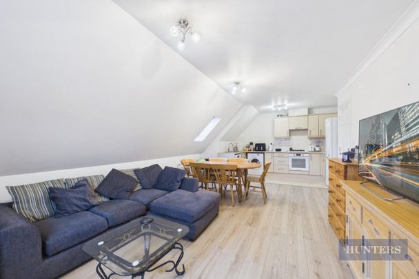 2 bedroom Flat To Let - Photo 1