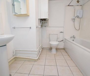 3 bedroom flat to rent - Photo 5