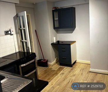 2 bedroom maisonette to rent - Photo 2