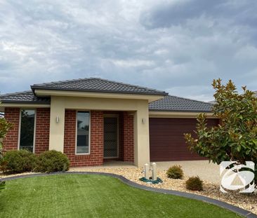 FAMILY HOME IN IN THE COLLEGE GREEN ESTATE! - Photo 5