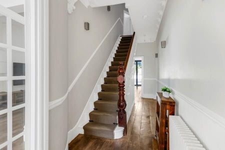 5 Bedroom House To Let - Photo 3