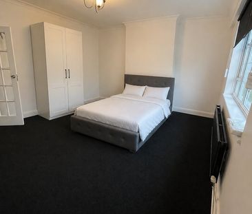 Room in a Shared Flat, Tavistock Road, CR0 - Photo 4