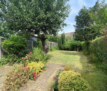 Abbey Road, Woking, Surrey, GU21 - Photo 5