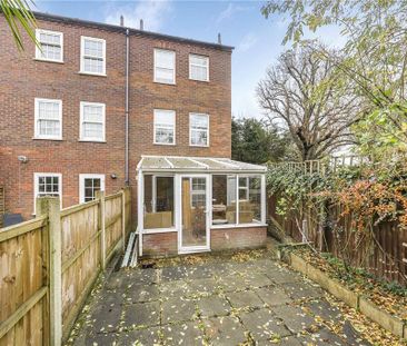 3 bedroom end of terrace house to rent - Photo 4