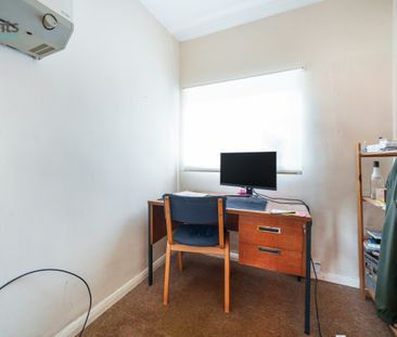 4 bedroom semi-detached house to rent - Photo 4