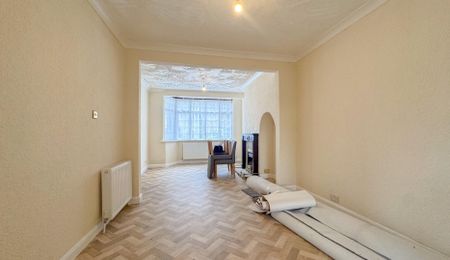 Hurst Drive, Waltham Cross - Photo 2