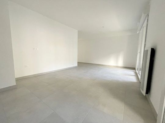 Location Appartement 3 pièces 57m² NICE 06300 - Photo 1