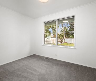 Low-Maintenance Living in a Quiet Frankston Pocket - Photo 3