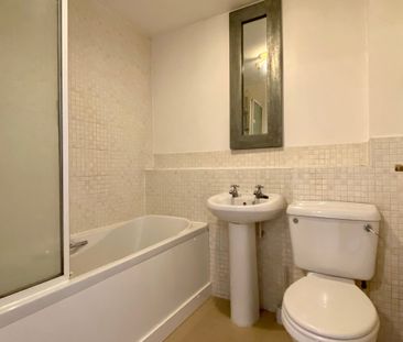 Massingham Park, Taunton, TA2 - Photo 4