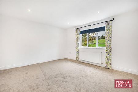 3 bedroom detached house to rent - Photo 3