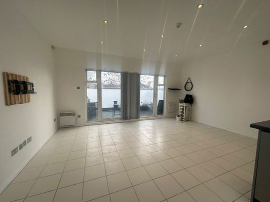 3 Bed Flat, Boundary Road, NW8 - Photo 1