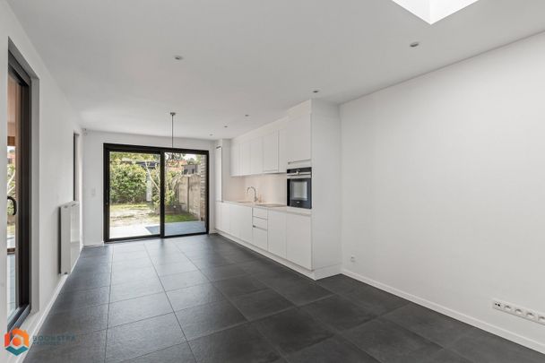 Gerenoveerde woning met 2 slpkrs en tuin te Bonheiden - Foto 1