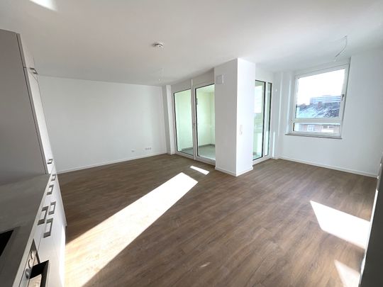 Attraktive 2-Zimmer-Wohnung mit Loggia und Einbauküche - Foto 1