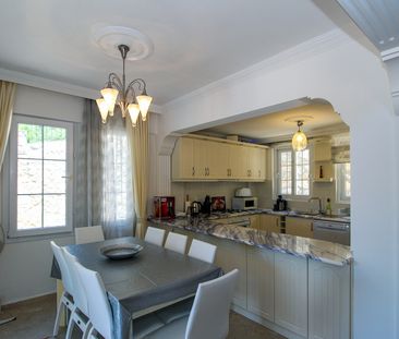 Rymlig villa med 4 sovrum och pool i Mugla Fethiye - Photo 4