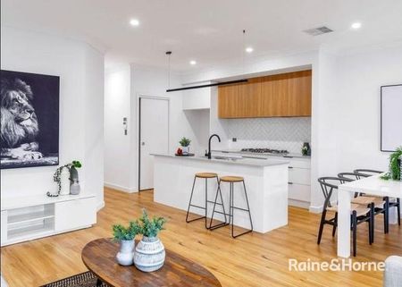 Gorgeous 4 Bedroom Home Plus STUDY! - Photo 3