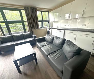 6 Bed Flat, Charles Street, BS1 - Photo 1