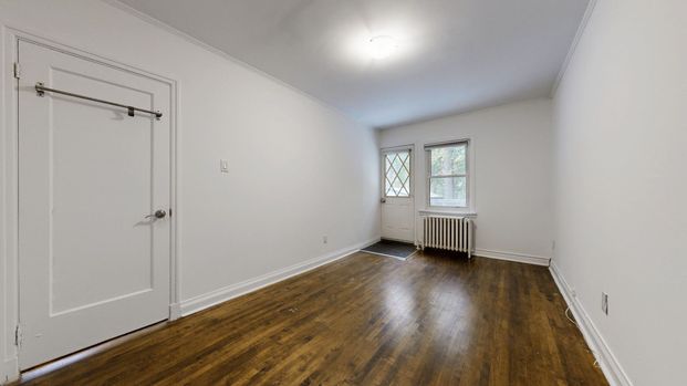 For Lease - 827 Kingston Road Unit# Upper, Toronto, Ontario - Photo 1