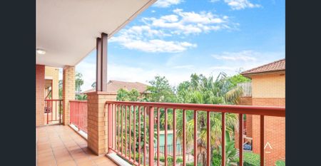 Stunning Two Bedroom Apartment! - Photo 5