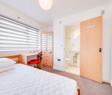 6 bedroom house to rent - Photo 3