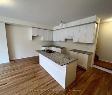 Townhouse For Lease | E8125120 - Photo 3