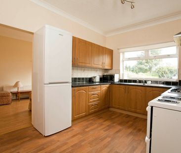 4 Bed Student house on Edgehill Road - Photo 3