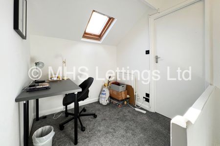 2 Bedroom Mid Terraced House for rent in Harold Street - Photo 5