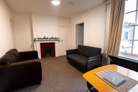 4 bedroom terraced house to rent - Photo 2